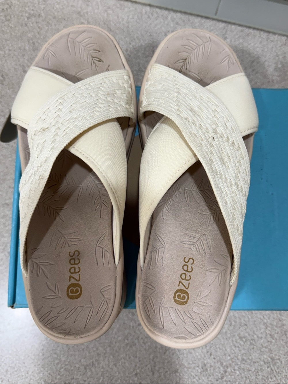 Bzees Women’s Cream Cross-band low Wedge Slide Sandals washable - Picture 3 of 10